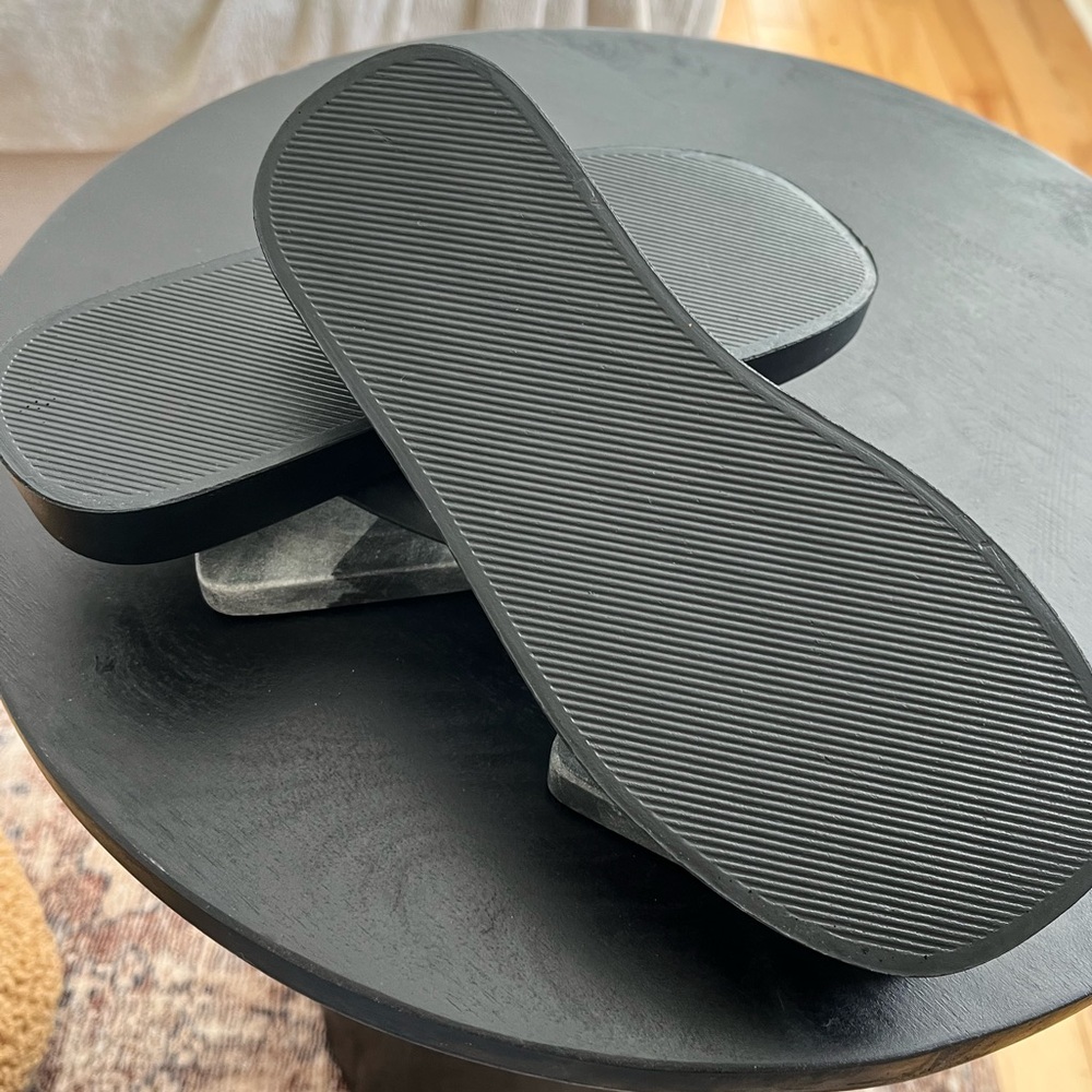Call It Spring Platform Buena Vegan Leather Black Crossover Thong Sandals - Picture 5 of 6